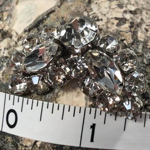 Clip On Vintage Rhinestone Earrings - Picture 5 of 6